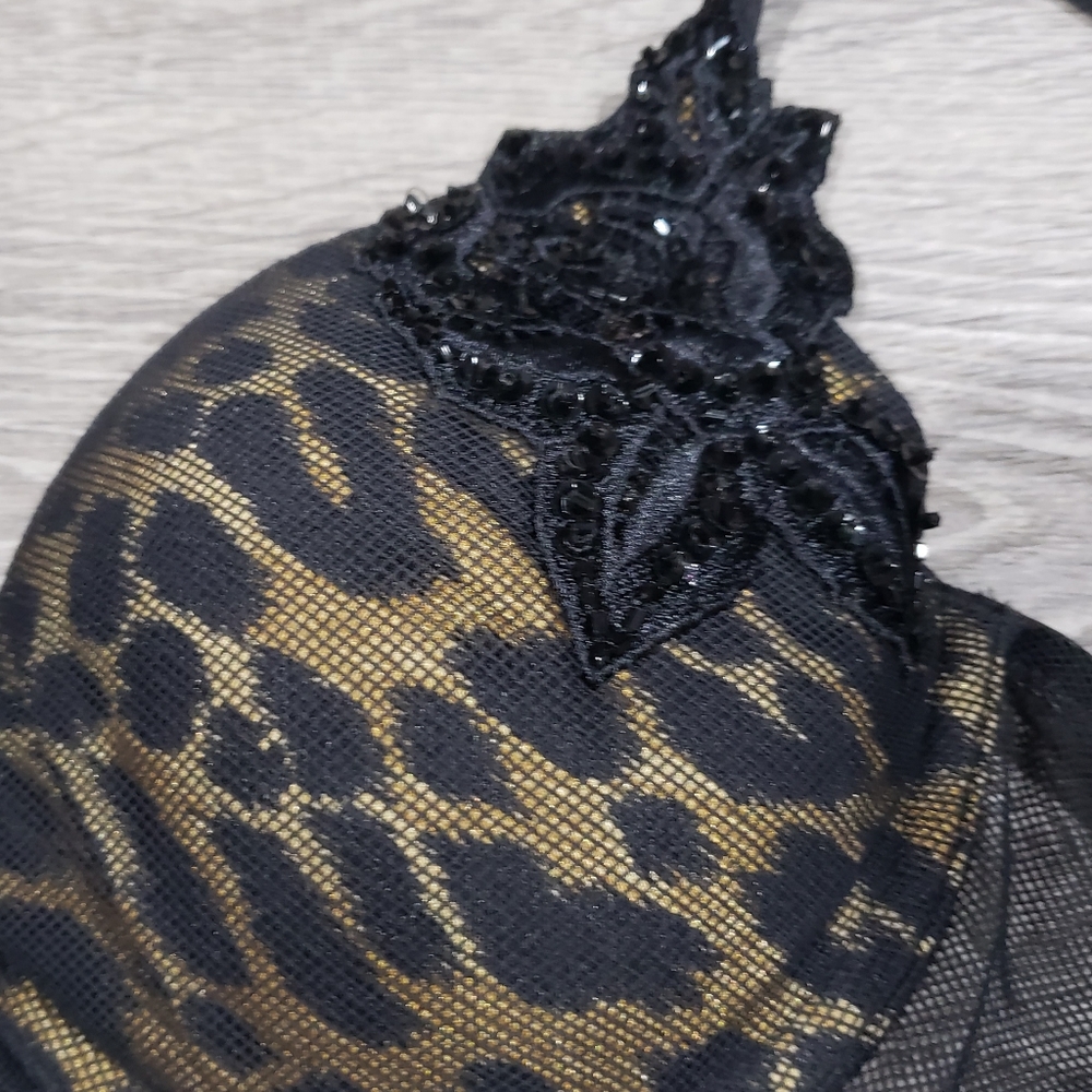 Victoria's Secret animal/leopard print bra - Picture 2 of 3